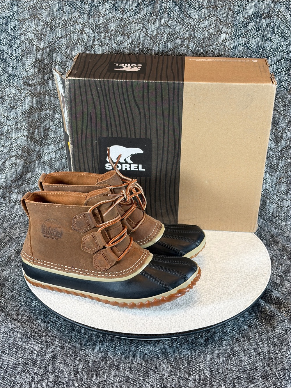Sorel Out N About Leather Waterproof boot Women's 7